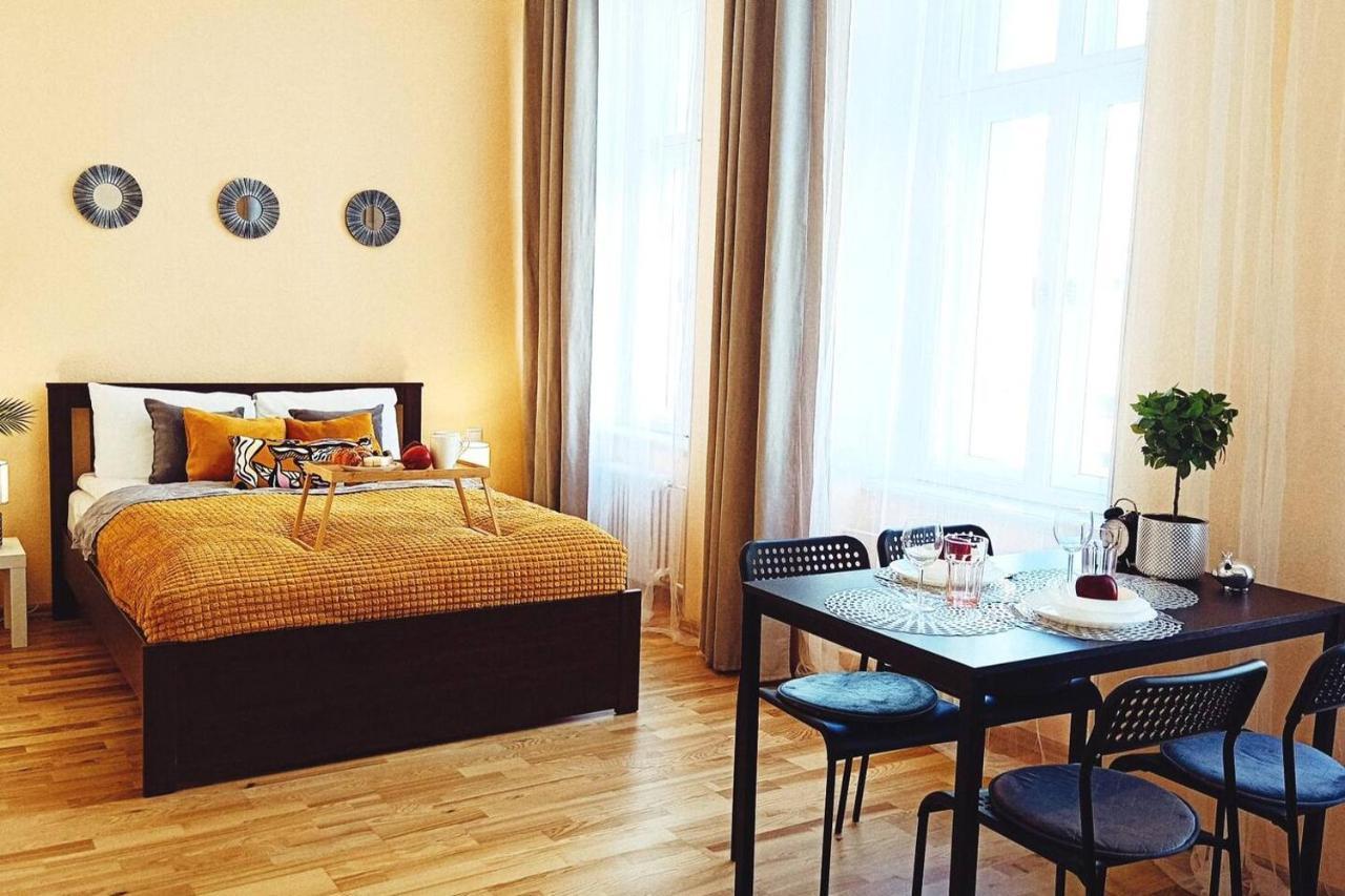 Centrally Located Studio Apartment 里加 外观 照片